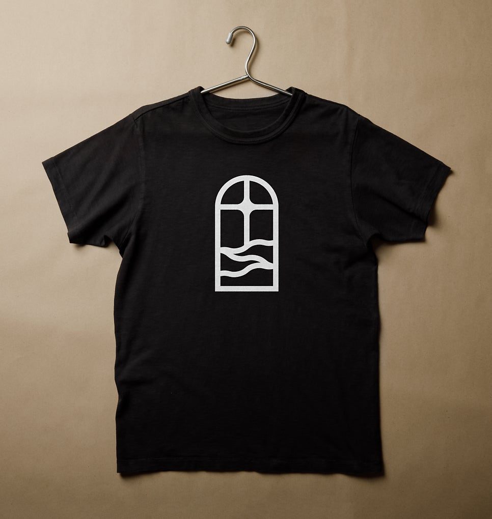 딥네이비 바탕의 기본 컬러 조합