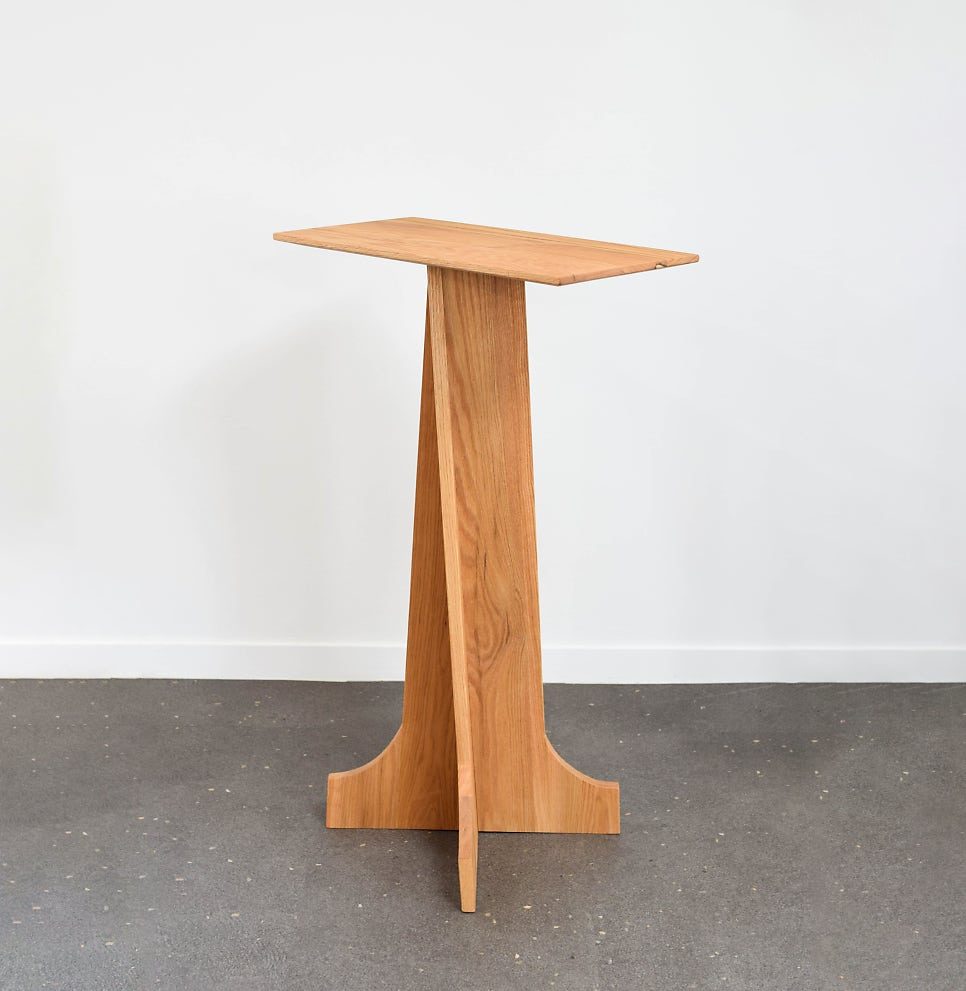 강대상과 사이드 테이블 세트 연출