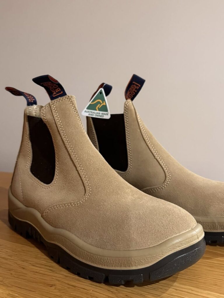 베이지색 첼시 부츠 제품 사진