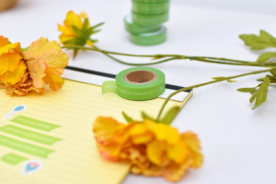 마스킹테이프 롤을 세워 찍은 샷